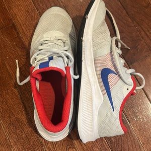 Big kids Nike sneakers VGUC big kids 4.5